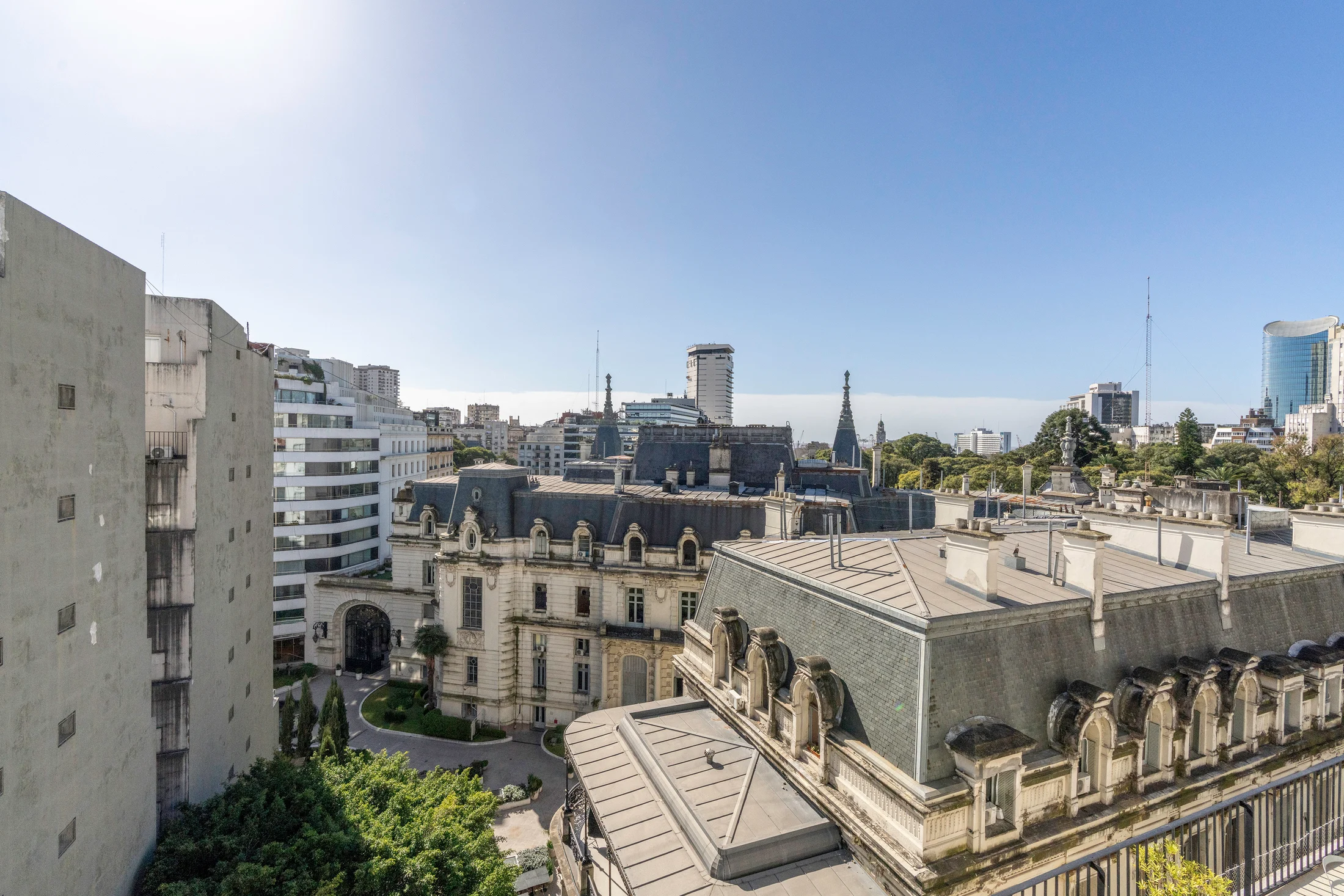 Vista panorámica desde el edificio hacia la arquitectura de Buenos Aires